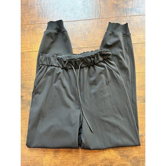 Lululemon Keep Moving Jogger Size 4 Black Stretch Lounge Travel - Picture 1 of 6